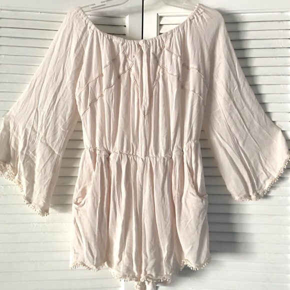 ROMEO & JULIET Crochet Detailed Ivory ROMPER - Picture 2 of 8